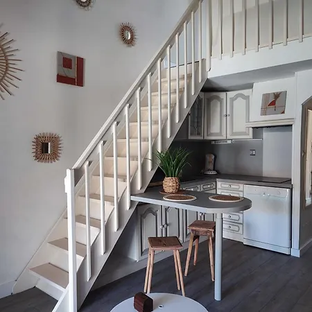Holiday home Maison 10min A Pied De La